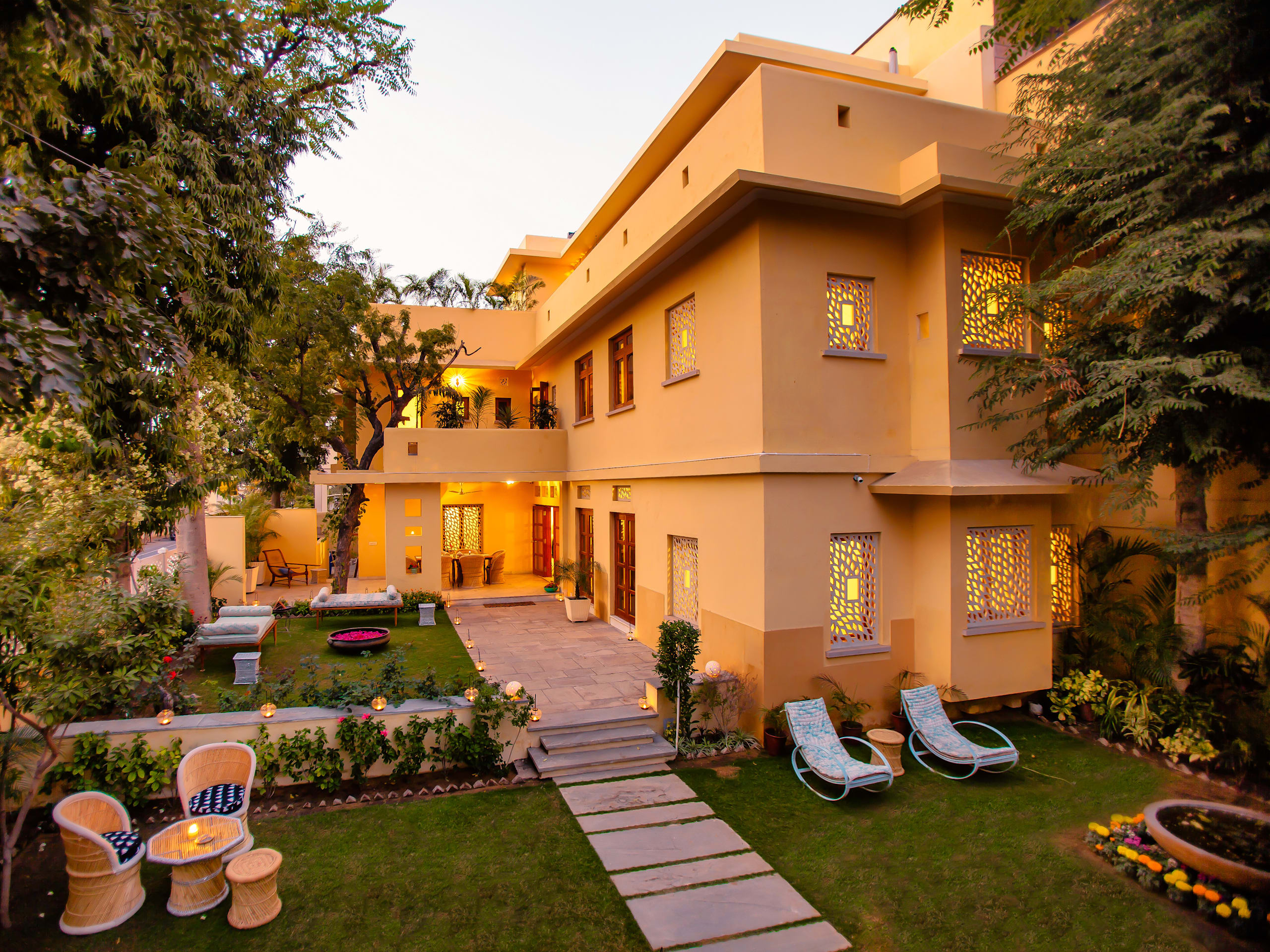 28 Kothi