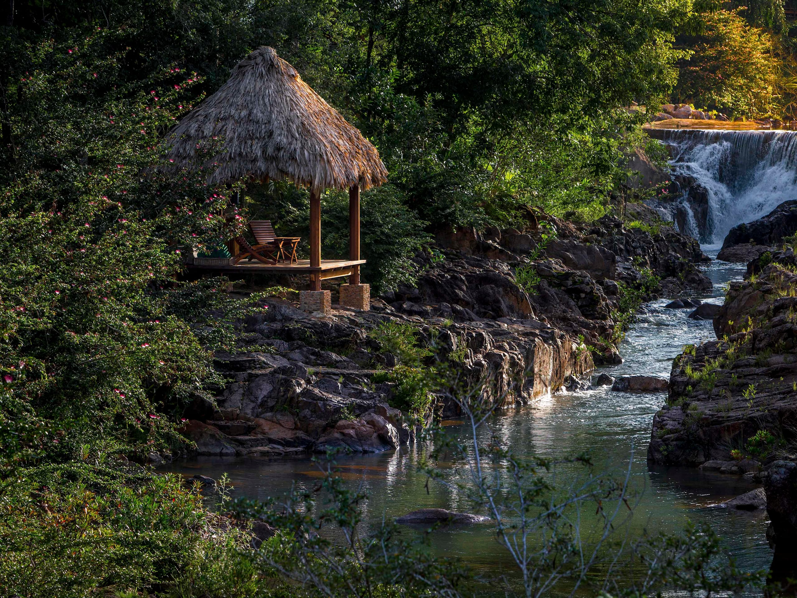 Blancaneaux Lodge