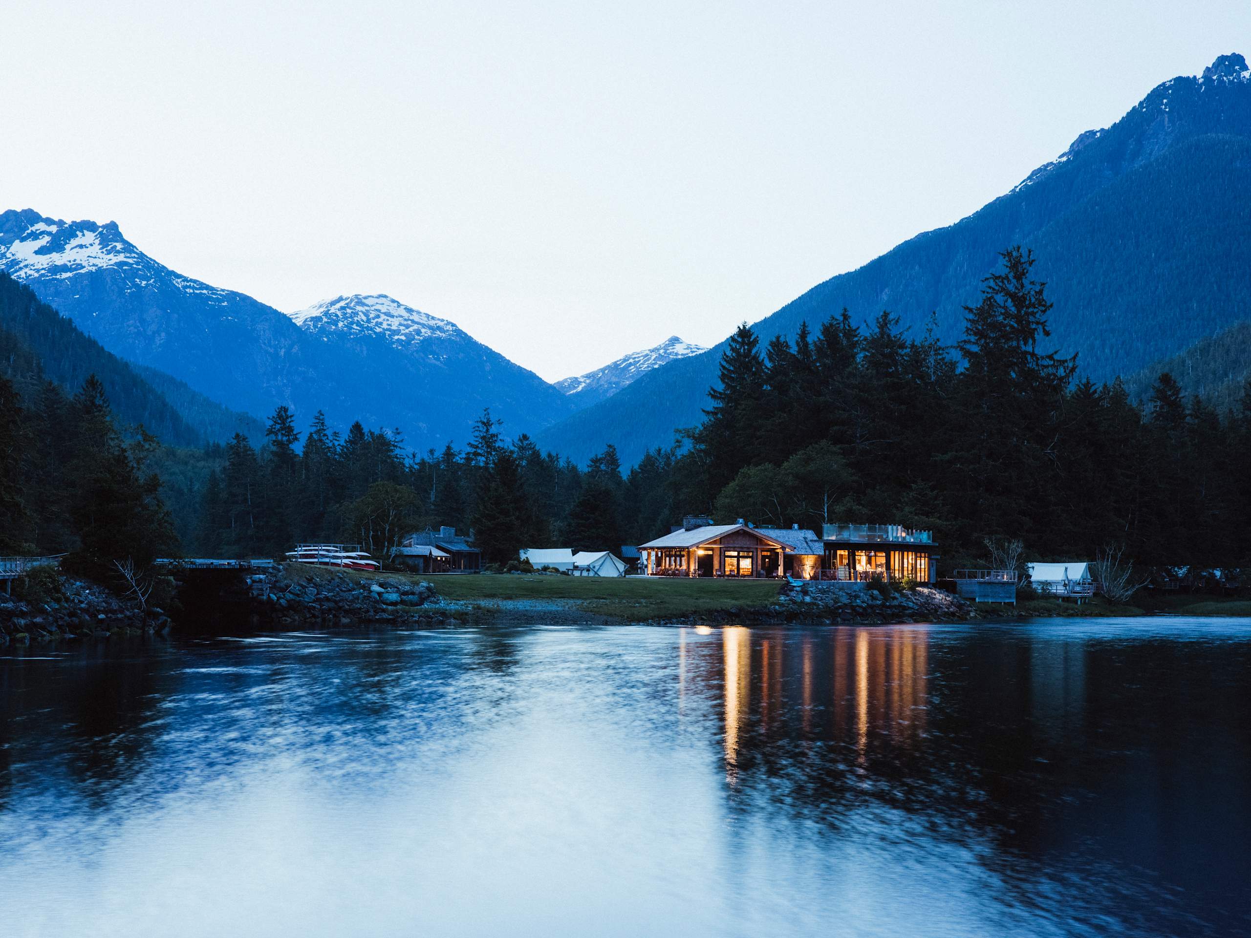 Clayoquot Wilderness Lodge, Beckons