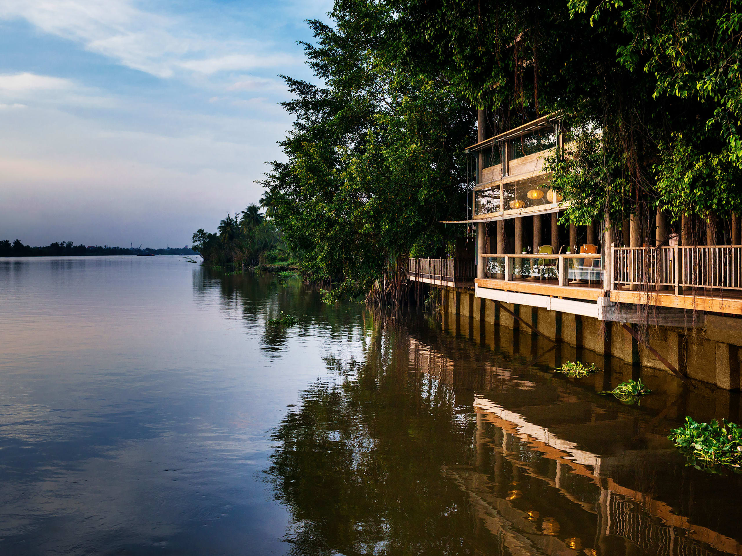 An Lam Retreats Saigon River