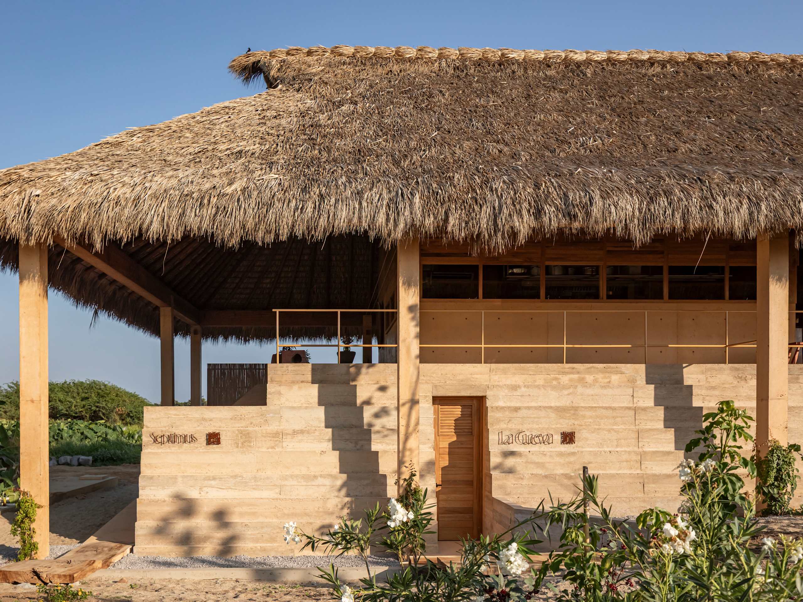 Kymaia Hotel