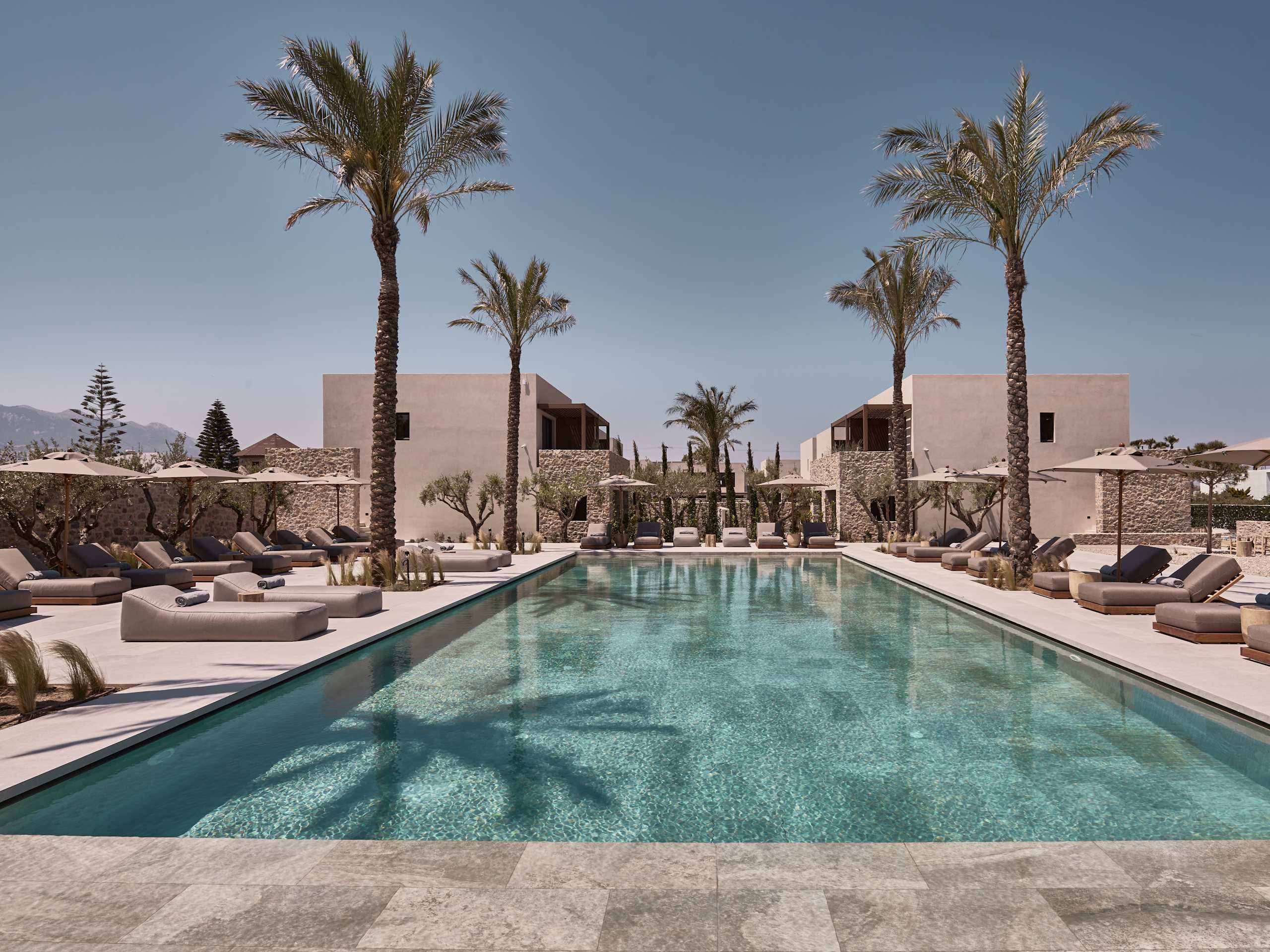 Theros All Suite Hotel