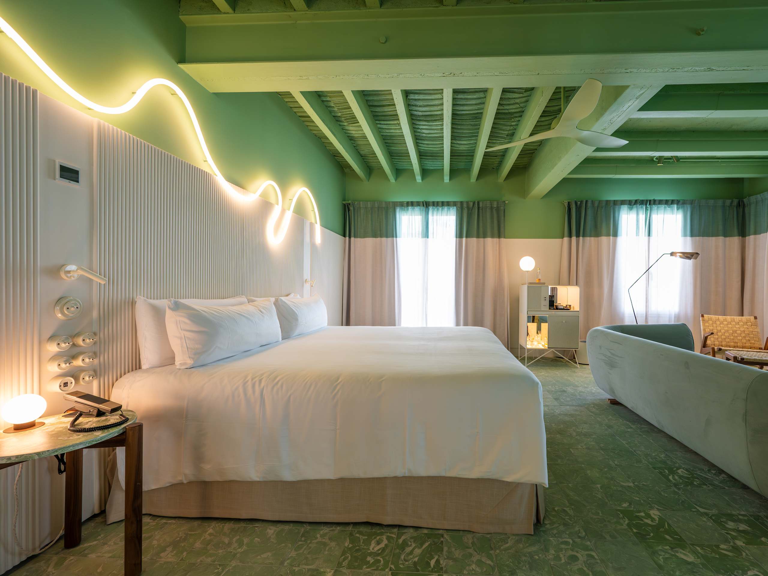 Terreno Barrio Hotel