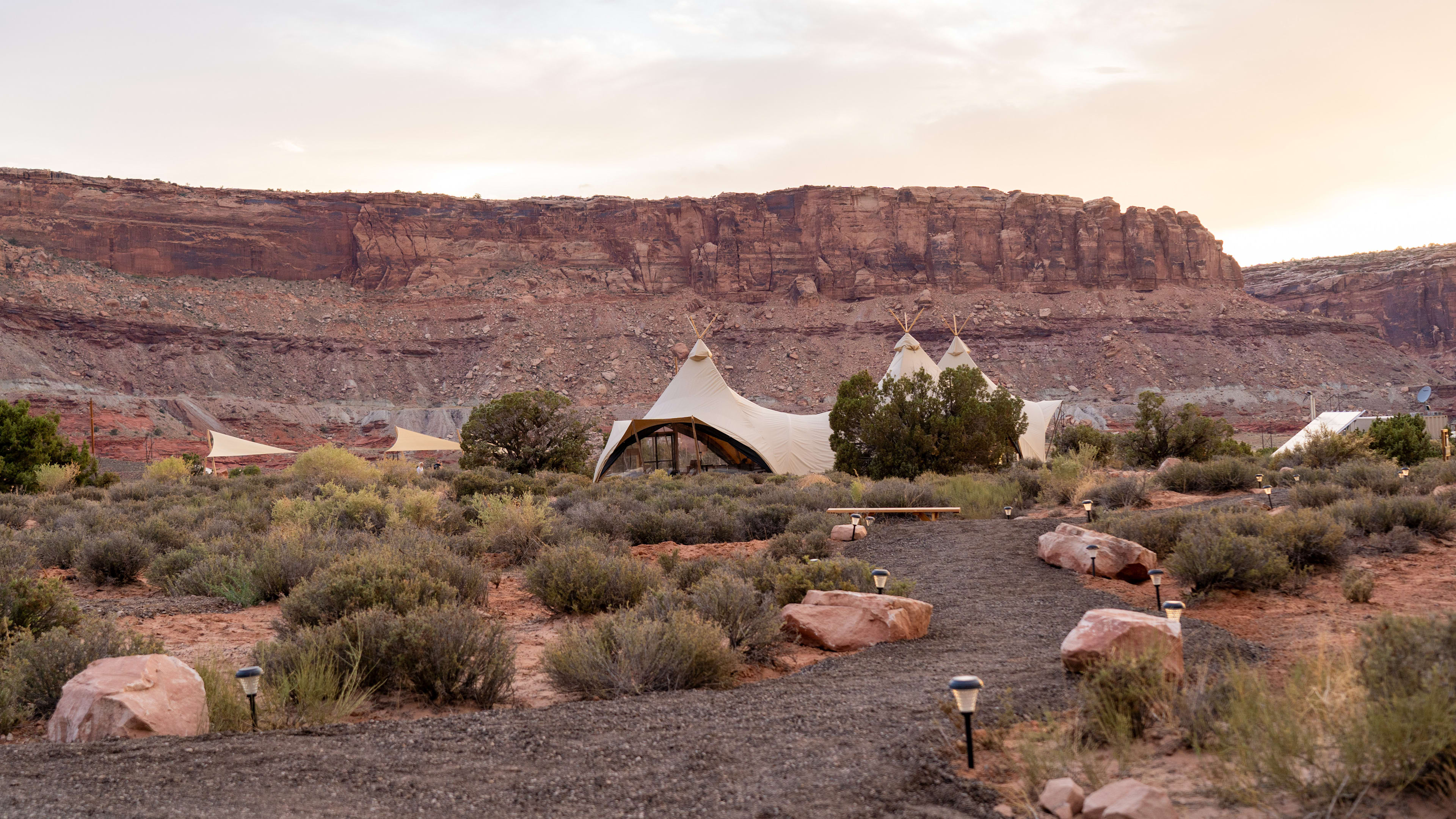 View_of_Main_Lobby_Tent_ggymfv