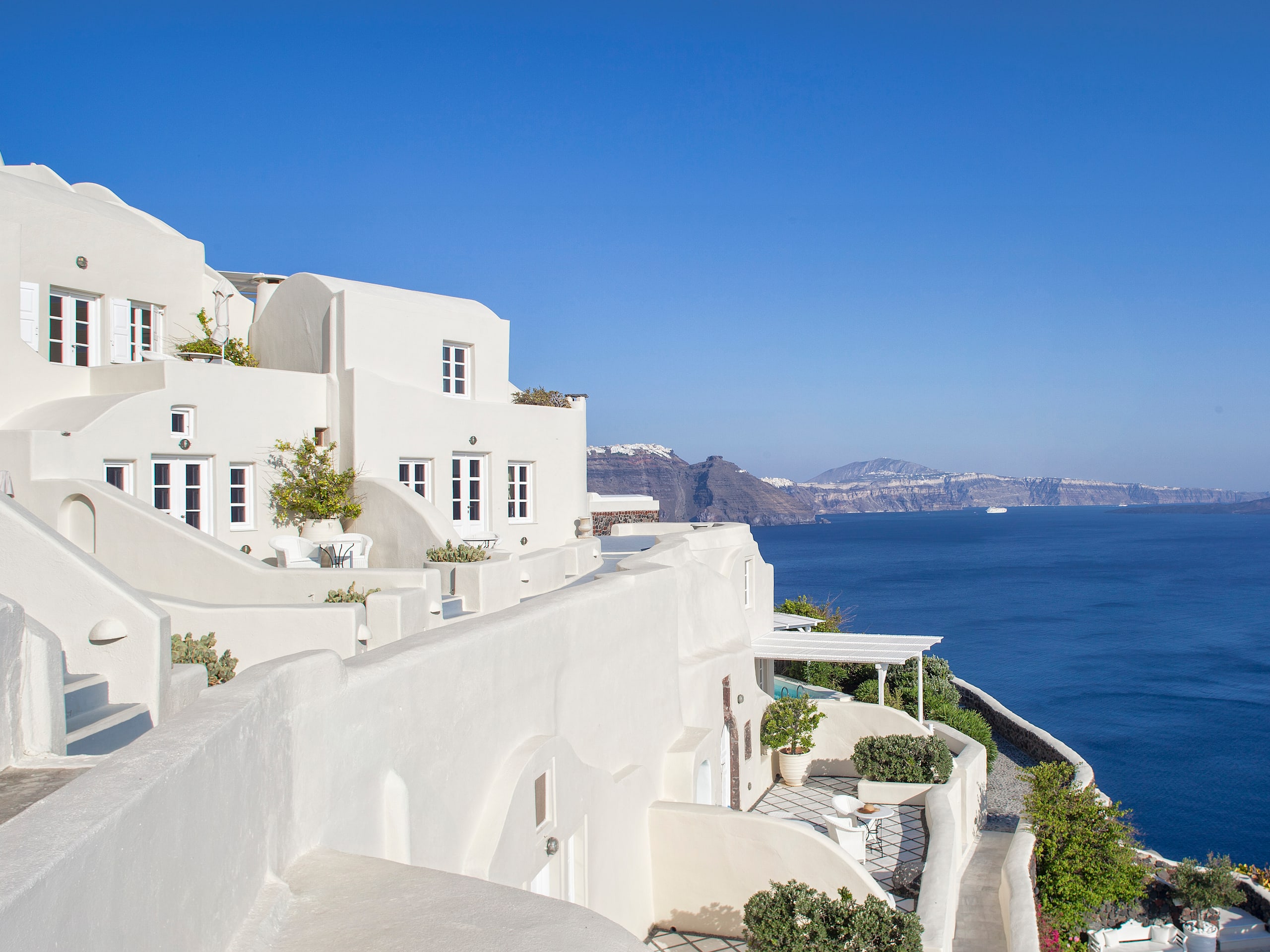 Canaves Oia Suites